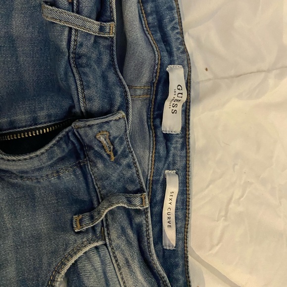 Guess capris jeans. Size 28 - Picture 1 of 3